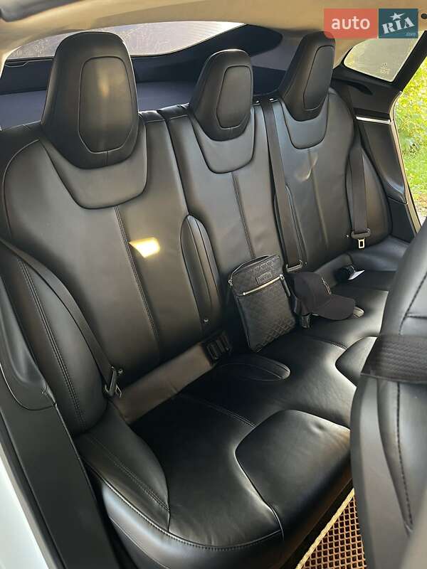 Лифтбек Tesla Model S 2016 в Луцке фото 15 Лифтбек Tesla Model S 2016 в Луцке