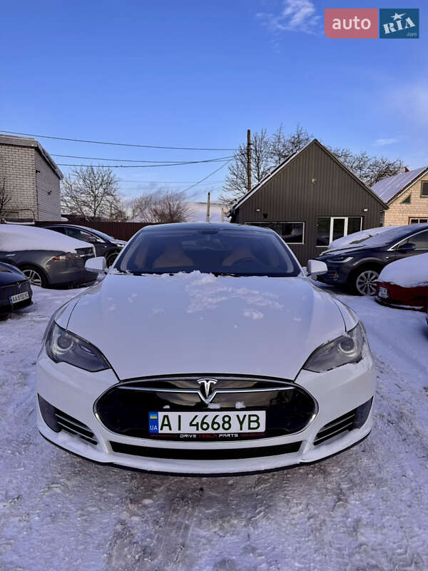Лифтбек Tesla Model S 2014 в Киеве