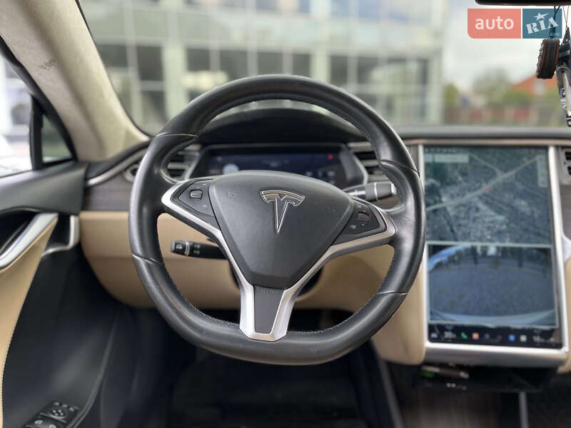 Ліфтбек Tesla Model S 2015 в Дніпрі фото 18 Ліфтбек Tesla Model S 2015 в Дніпрі