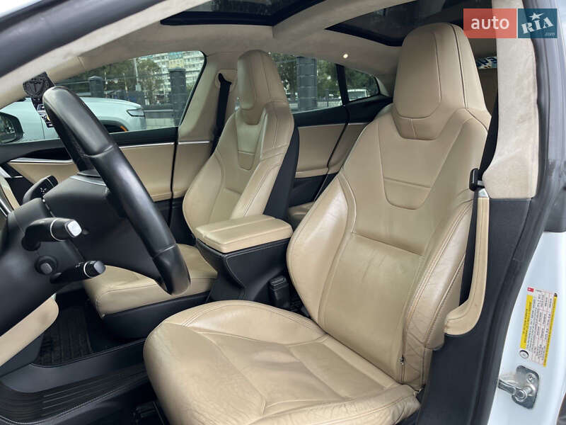 Ліфтбек Tesla Model S 2015 в Дніпрі фото 23 Ліфтбек Tesla Model S 2015 в Дніпрі