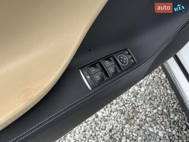 Ліфтбек Tesla Model S 2015 в Дніпрі фото 34 Ліфтбек Tesla Model S 2015 в Дніпрі
