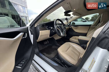Лифтбек Tesla Model S 2015 в Днепре