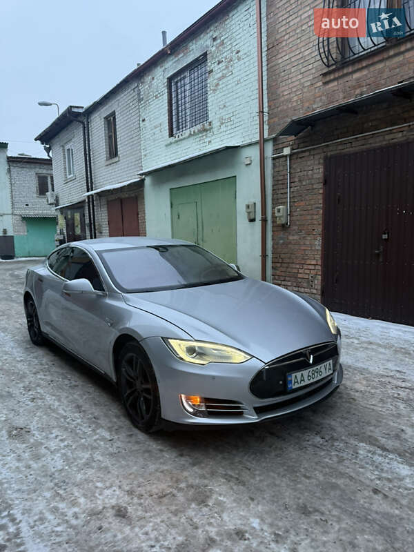 Tesla Model S 2015 Tesla Model S 2015