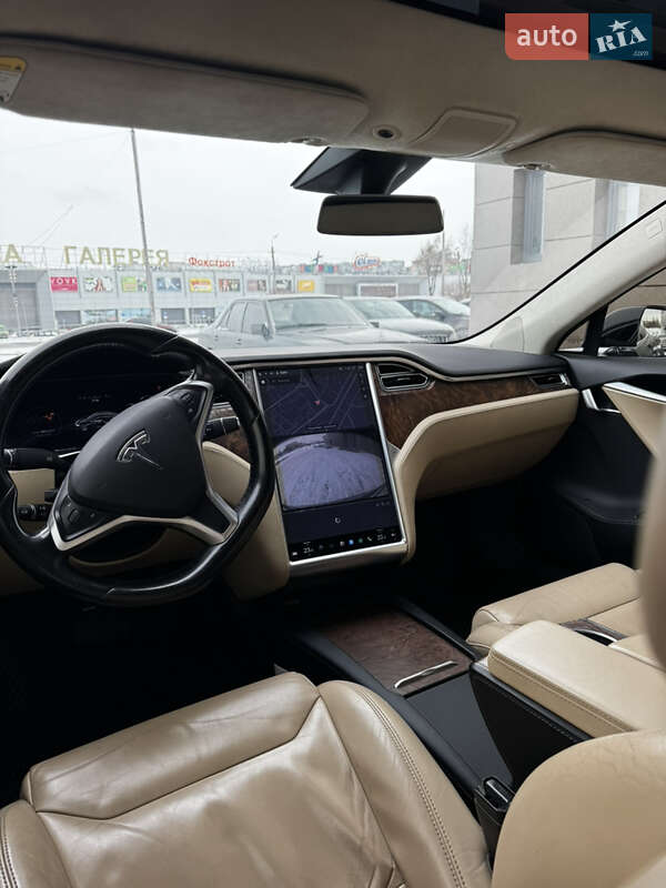 Ліфтбек Tesla Model S 2017 в Кривому Розі