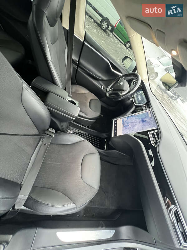 Ліфтбек Tesla Model S 2016 в Ковелі
