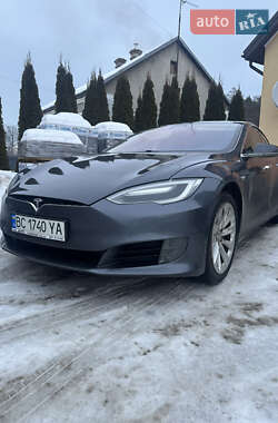 Лифтбек Tesla Model S 2017 в Львове
