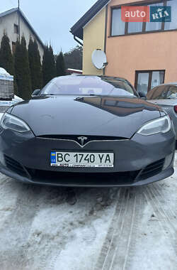 Лифтбек Tesla Model S 2017 в Львове