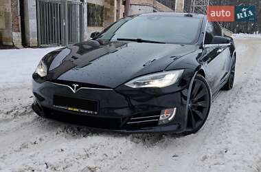 Лифтбек Tesla Model S 2016 в Ивано-Франковске