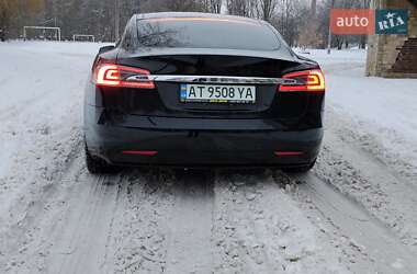 Лифтбек Tesla Model S 2016 в Ивано-Франковске