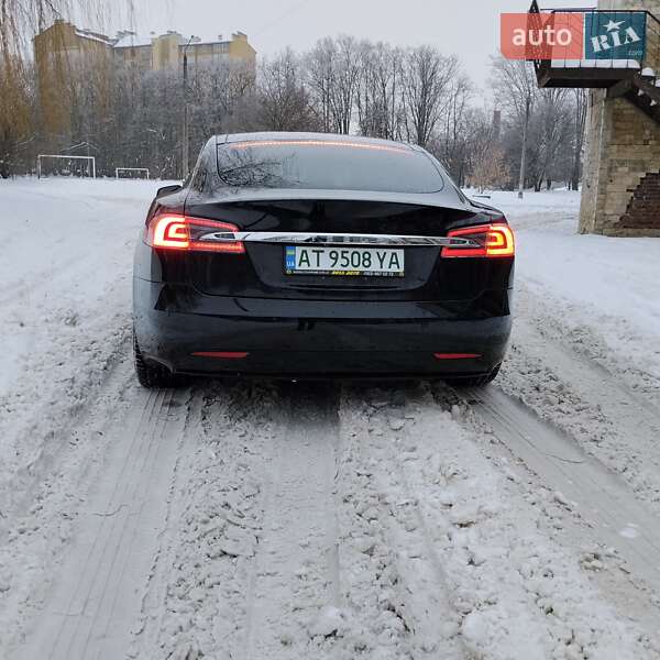 Ліфтбек Tesla Model S 2016 в Івано-Франківську