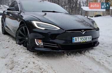Лифтбек Tesla Model S 2016 в Ивано-Франковске