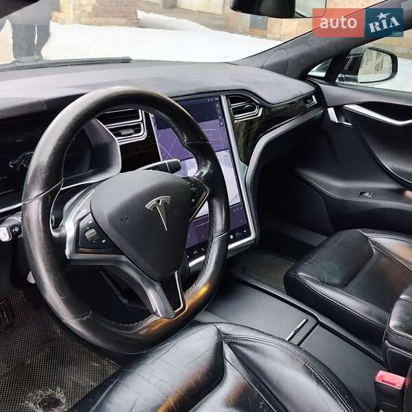 Ліфтбек Tesla Model S 2016 в Івано-Франківську