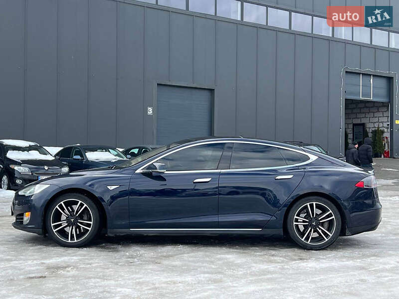 Ліфтбек Tesla Model S 2014 в Львові
