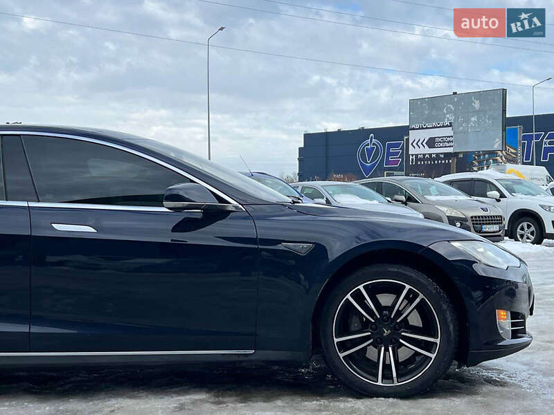 Ліфтбек Tesla Model S 2014 в Львові