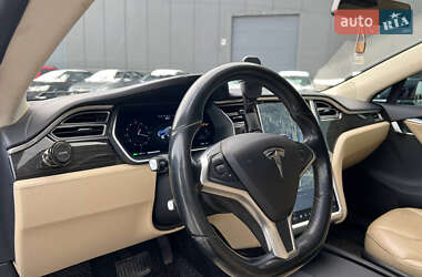 Лифтбек Tesla Model S 2014 в Львове