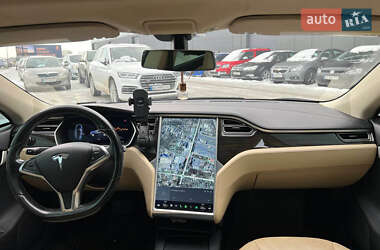 Лифтбек Tesla Model S 2014 в Львове