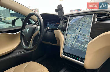 Лифтбек Tesla Model S 2014 в Львове