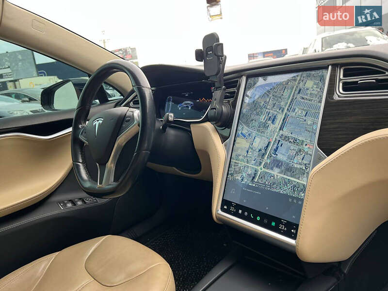 Ліфтбек Tesla Model S 2014 в Львові