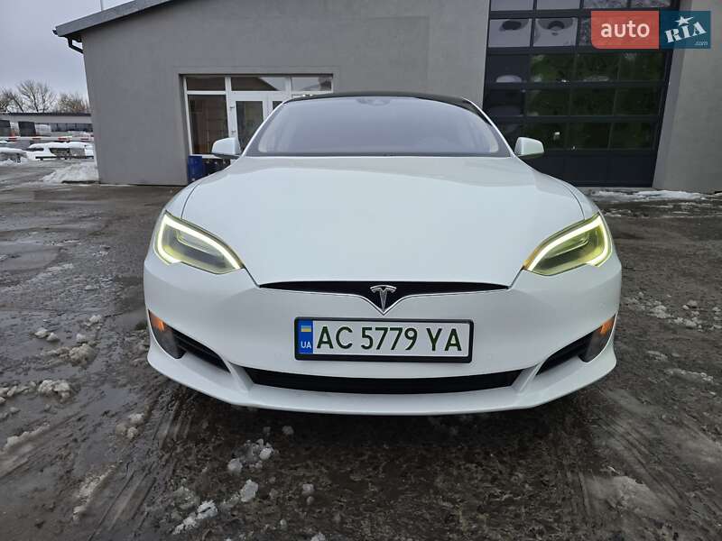 Лифтбек Tesla Model S 2016 в Владимире