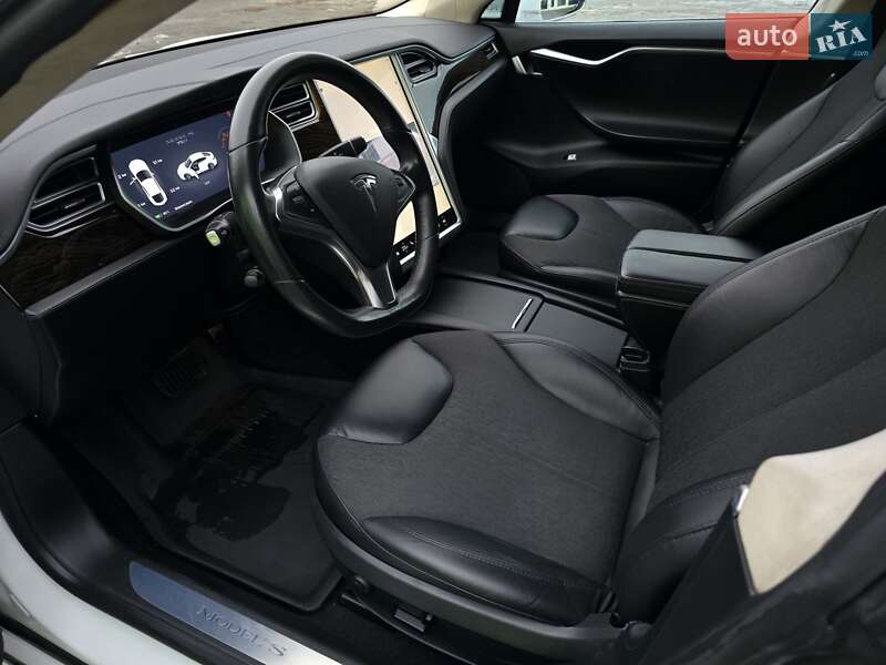 Лифтбек Tesla Model S 2016 в Владимире