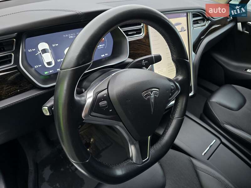 Лифтбек Tesla Model S 2016 в Владимире