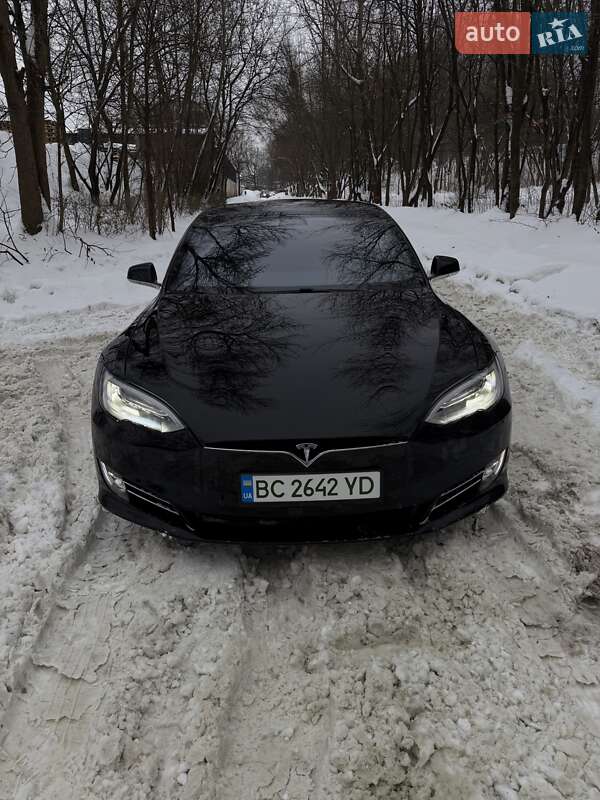 Tesla Model S 2018