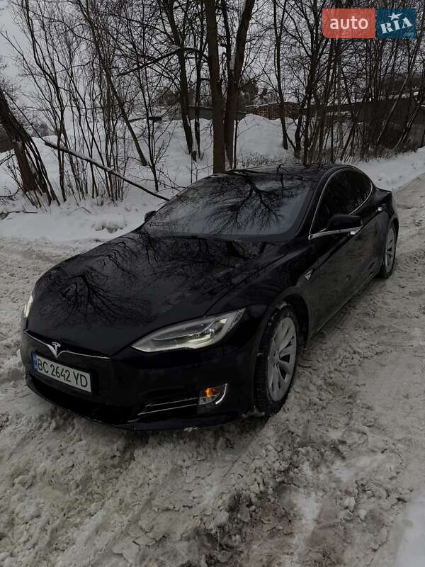 Ліфтбек Tesla Model S 2018 в Львові
