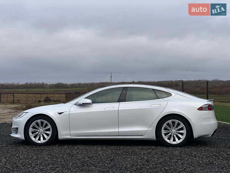 Ліфтбек Tesla Model S 2017 в Луцьку