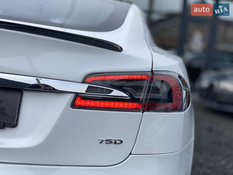 Ліфтбек Tesla Model S 2017 в Луцьку