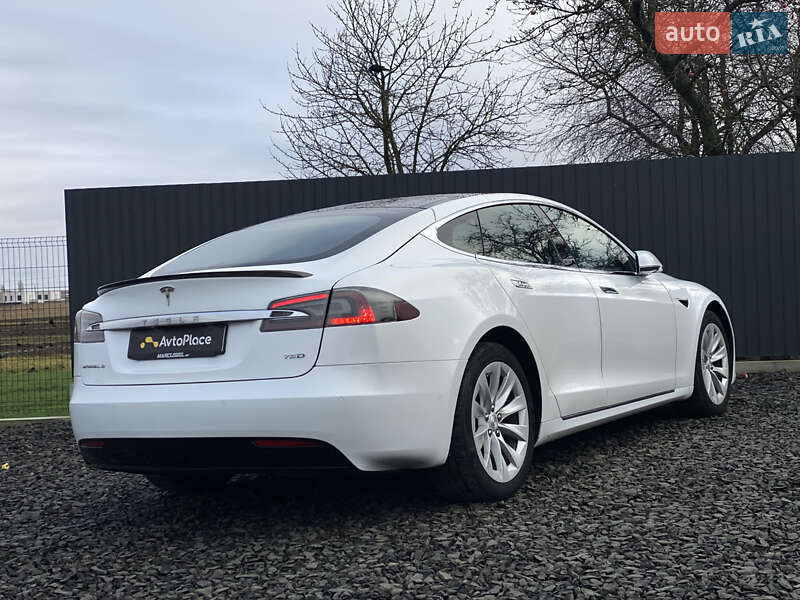 Ліфтбек Tesla Model S 2017 в Луцьку