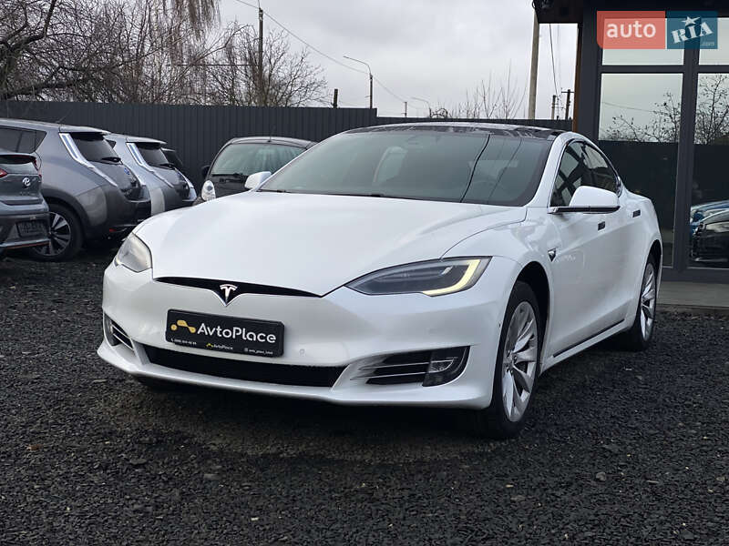 Ліфтбек Tesla Model S 2017 в Луцьку