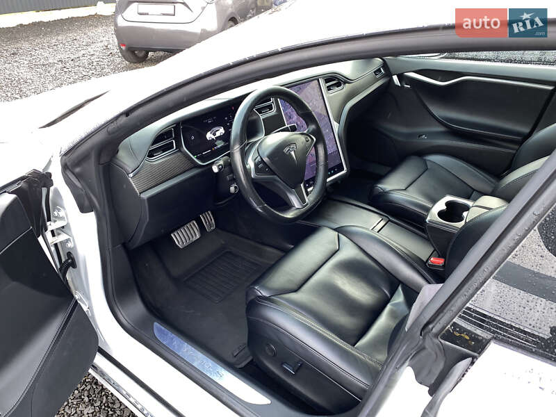 Ліфтбек Tesla Model S 2017 в Луцьку