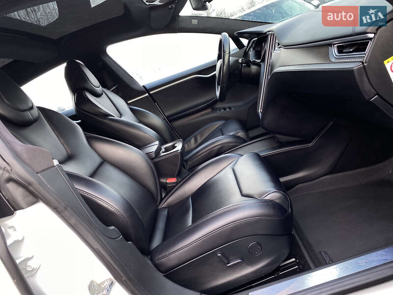 Ліфтбек Tesla Model S 2017 в Луцьку