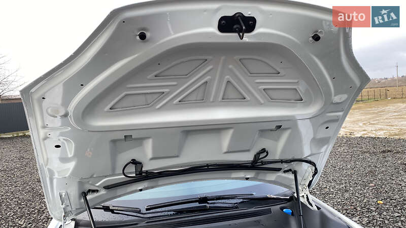 Ліфтбек Tesla Model S 2017 в Луцьку