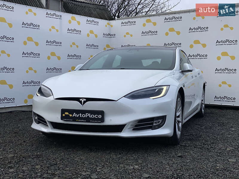 Ліфтбек Tesla Model S 2017 в Луцьку