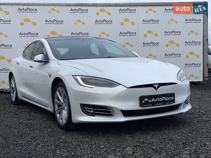 Ліфтбек Tesla Model S 2017 в Луцьку