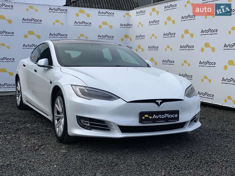 Ліфтбек Tesla Model S 2017 в Луцьку