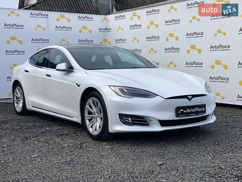Ліфтбек Tesla Model S 2017 в Луцьку