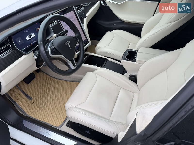 Ліфтбек Tesla Model S 2017 в Львові фото 5 Ліфтбек Tesla Model S 2017 в Львові