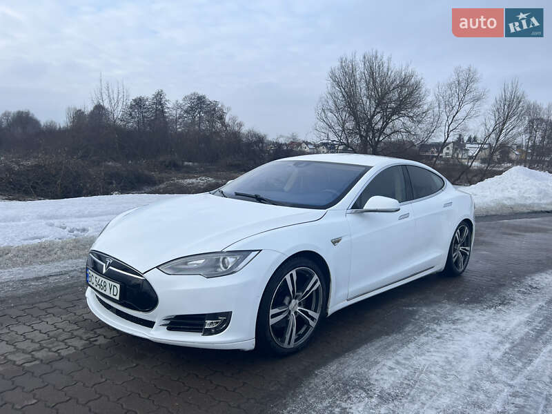 Ліфтбек Tesla Model S 2015 в Бродах