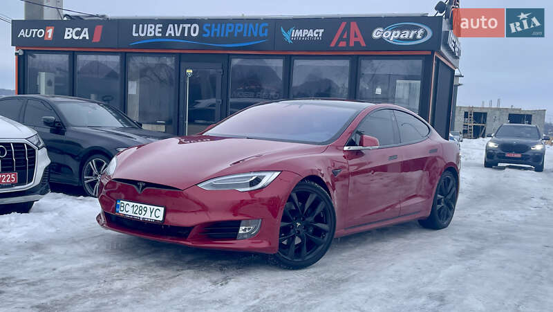 Ліфтбек Tesla Model S 2017 в Львові фото 16 Ліфтбек Tesla Model S 2017 в Львові