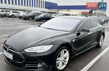 Лифтбек Tesla Model S 2014 в Черкассах