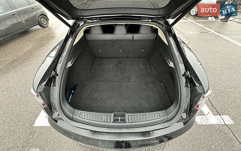 Ліфтбек Tesla Model S 2014 в Черкасах
