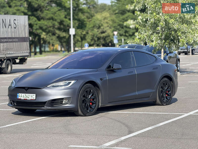 Ліфтбек Tesla Model S 2019 в Києві