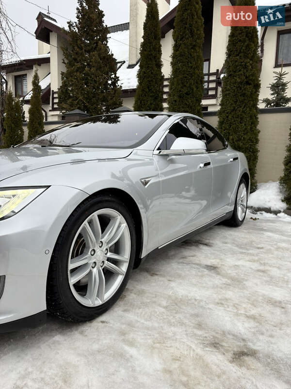 Лифтбек Tesla Model S 2015 в Львове фото 5 Лифтбек Tesla Model S 2015 в Львове