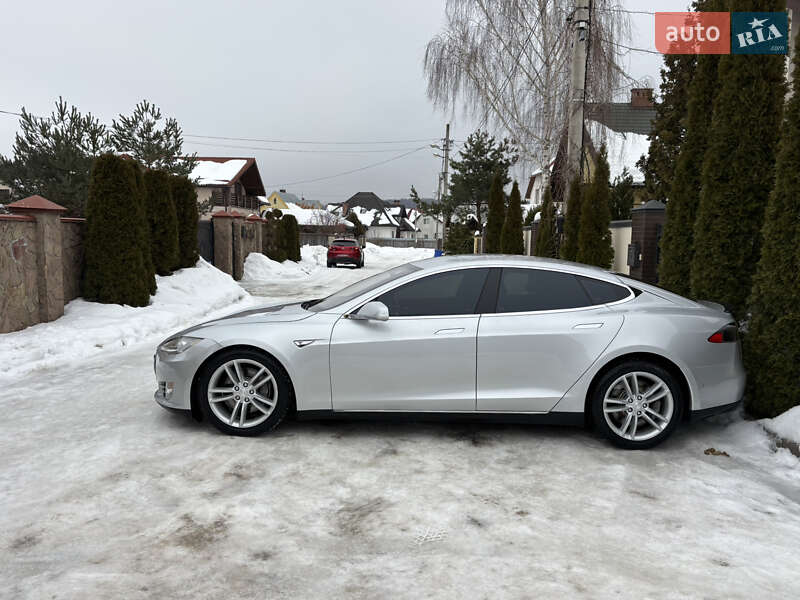 Лифтбек Tesla Model S 2015 в Львове фото 17 Лифтбек Tesla Model S 2015 в Львове