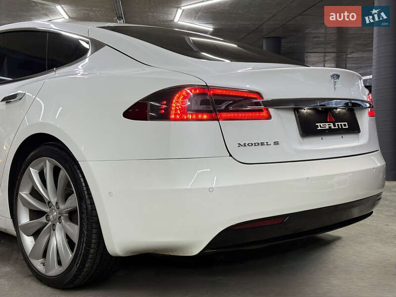 Лифтбек Tesla Model S 2016 в Одессе фото 13 Лифтбек Tesla Model S 2016 в Одессе