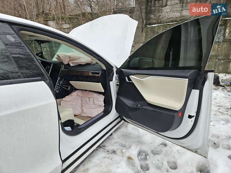 Лифтбек Tesla Model S 2018 в Днепре фото 33 Лифтбек Tesla Model S 2018 в Днепре