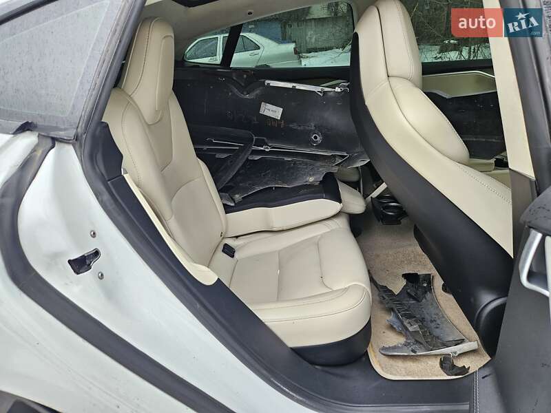 Лифтбек Tesla Model S 2018 в Днепре фото 38 Лифтбек Tesla Model S 2018 в Днепре