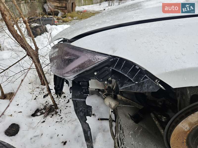 Лифтбек Tesla Model S 2018 в Днепре фото 16 Лифтбек Tesla Model S 2018 в Днепре